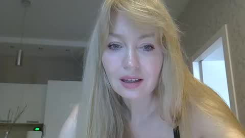 Zarina Swift online show from April 6, 2026, 4:46 am