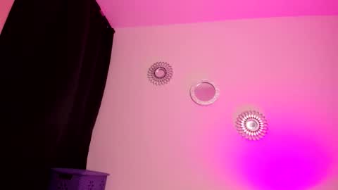 Snapshot of zaritha_li chatting on October 6, 2025, 10:23 am Zaritha Li online show from October 6, 2025, 10:23 am