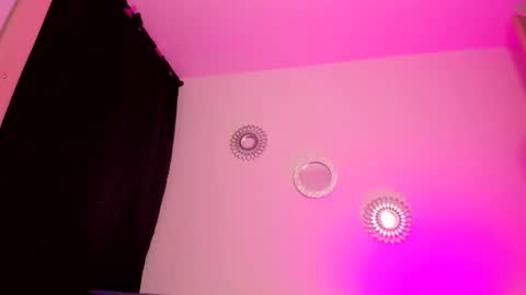 Snapshot of zaritha_li chatting on November 12, 2025, 10:26 am Zaritha Li online show from November 12, 2025, 10:26 am