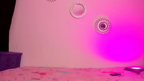 Snapshot of zaritha_li chatting on November 21, 2025, 10:25 am Zaritha Li online show from November 21, 2025, 10:25 am