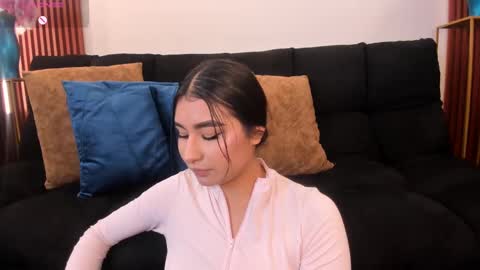 Snapshot of zayda_ chatting on October 17, 2025, 8:11 pm Zayda online show from October 17, 2025, 8:11 pm