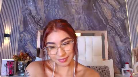 Snapshot of zayda_ chatting on December 2, 2025, 4:46 pm Zayda online show from December 2, 2025, 4:46 pm