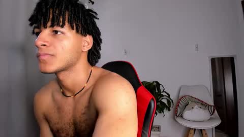 Snapshot of zayn_moreno chatting on March 1, 2026, 5:37 pm zayn 3 online show from March 1, 2026, 5:37 pm