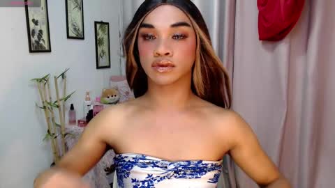 Snapshot of zaynelustts chatting on December 21, 2025, 10:22 am zaynelustts online show from December 21, 2025, 10:22 am