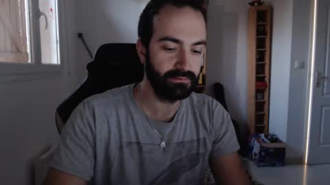 Snapshot of zazou3113 chatting on February 2, 2025, 4:43 pm Grizzly Bear online show from February 2, 2025, 4:43 pm