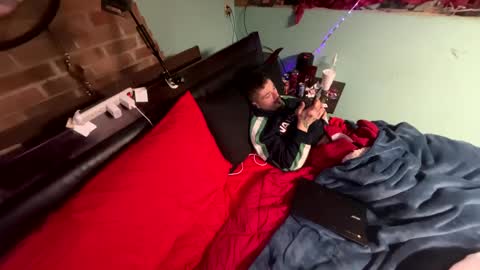 Snapshot of zbud1992 chatting on February 8, 2025, 10:39 am zbud1992 online show from February 8, 2025, 10:39 am