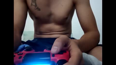 Snapshot of ze___________________ chatting on February 19, 2026, 12:56 pm ze online show from February 19, 2026, 12:56 pm