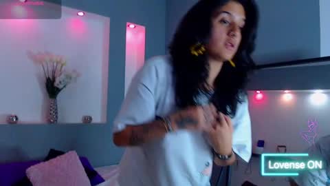 Snapshot of zean_lee chatting on December 20, 2025, 2:35 pm Karolyne online show from December 20, 2025, 2:35 pm