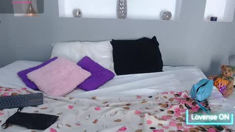 Snapshot of zean_lee chatting on January 8, 2026, 8:22 pm Karolyne online show from January 8, 2026, 8:22 pm