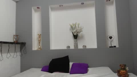 Snapshot of zean_lee chatting on March 12, 2026, 11:05 am Karolyne online show from March 12, 2026, 11:05 am