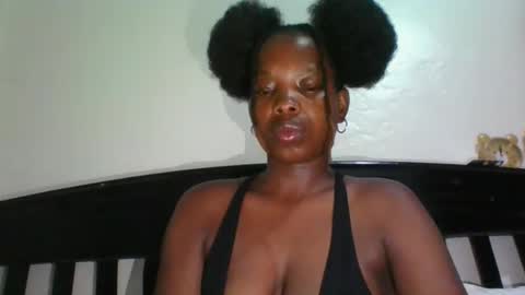 Snapshot of zeeee01 chatting on April 7, 2026, 1:39 am ZEEEE01 online show from April 7, 2026, 1:39 am