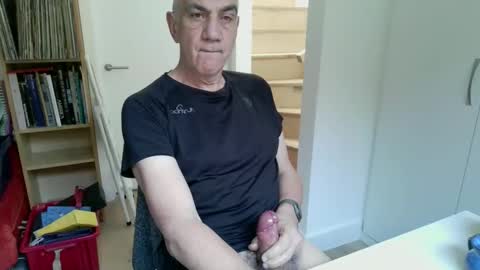 zeep16 online show from November 9, 2025, 8:56 am