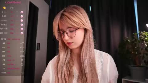 Avi online show from October 22, 2025, 1:55 pm