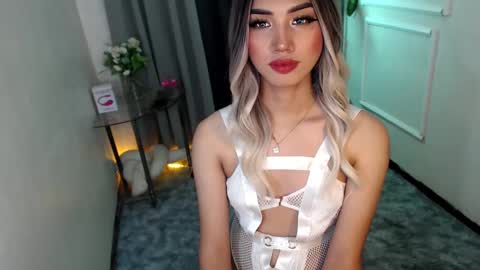 Snapshot of zelainalovetocum chatting on February 5, 2025, 5:09 am zelainalovetocum online show from February 5, 2025, 5:09 am