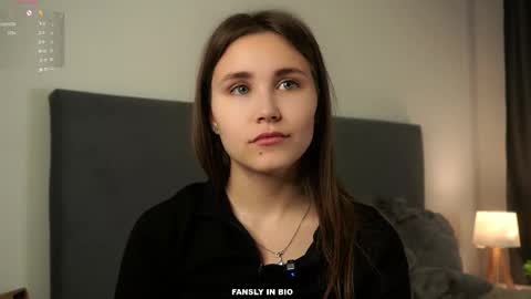 Emilia online show from October 25, 2025, 1:13 am