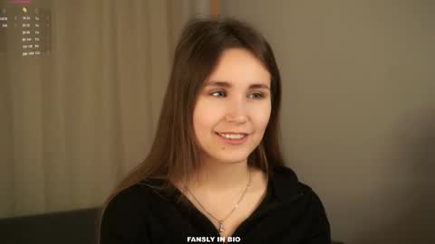 Emilia online show from October 27, 2025, 1:09 am