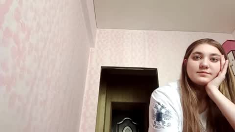 Snapshot of zeniabrossoit chatting on March 21, 2026, 8:41 am zeniabrossoit online show from March 21, 2026, 8:41 am