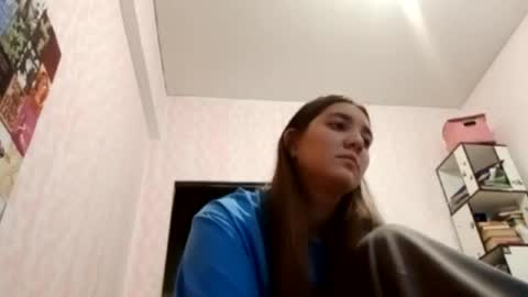 Snapshot of zeniabrossoit chatting on April 16, 2026, 12:17 pm zeniabrossoit online show from April 16, 2026, 12:17 pm