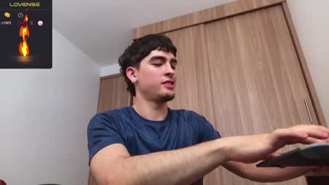 Snapshot of zenn_rush chatting on December 5, 2024, 3:39 pm Zenn online show from December 5, 2024, 3:39 pm