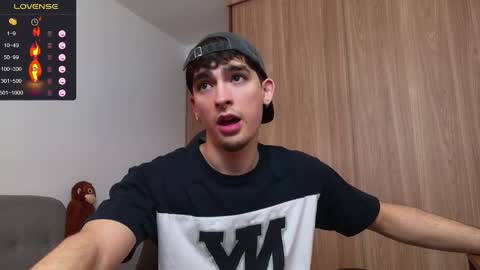 Snapshot of zenn_rush chatting on December 17, 2024, 11:17 am Zenn online show from December 17, 2024, 11:17 am