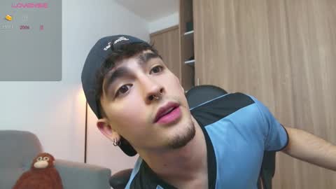 Snapshot of zenn_rush chatting on February 12, 2025, 1:27 pm Zenn online show from February 12, 2025, 1:27 pm