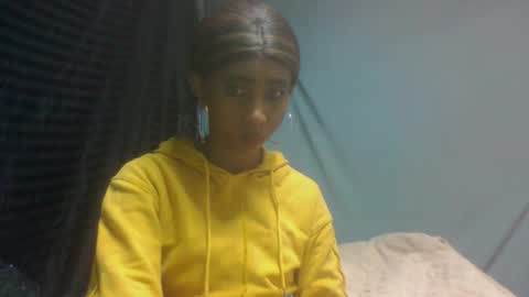 zeolineess online show from October 28, 2025, 4:49 am