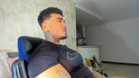 zeus strong online show from November 14, 2025, 2:54 am