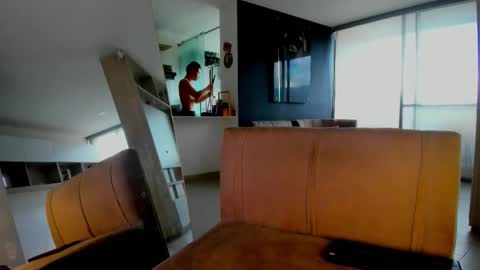 zeus online show from November 30, 2025, 7:51 pm