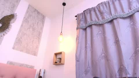 ZHAMIRA  ANDRES online show from July 4, 2026, 8:26 pm