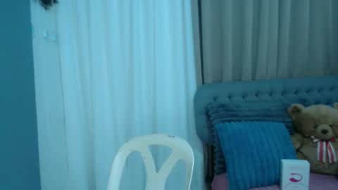 im your lovely zhaviabigcock here online show from November 28, 2025, 10:34 pm