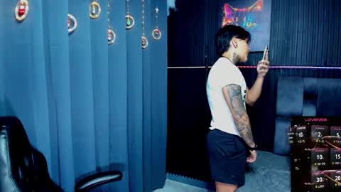 zhoestrong online show from November 28, 2025, 10:23 pm