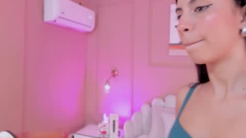 Snapshot of zia_cooper chatting on February 19, 2026, 7:10 pm ZIA online show from February 19, 2026, 7:10 pm