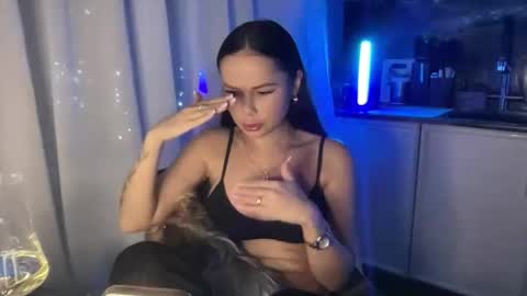 Nensi online show from January 15, 2026, 5:16 pm