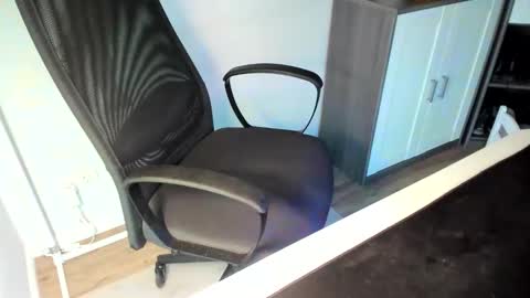 ziemlichflutschig online show from October 19, 2025, 5:08 am