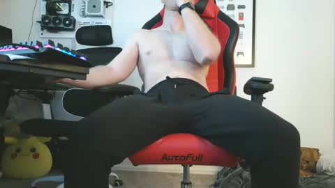 Snapshot of ziggystarbutt chatting on February 3, 2026, 8:36 pm Ziggy online show from February 3, 2026, 8:36 pm