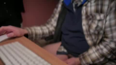 Snapshot of ziotano_98 chatting on December 9, 2024, 7:18 pm Mauro online show from December 9, 2024, 7:18 pm