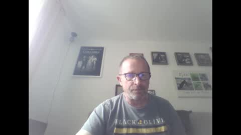 Snapshot of zippi55 chatting on October 4, 2025, 11:52 am Zippi online show from October 4, 2025, 11:52 am
