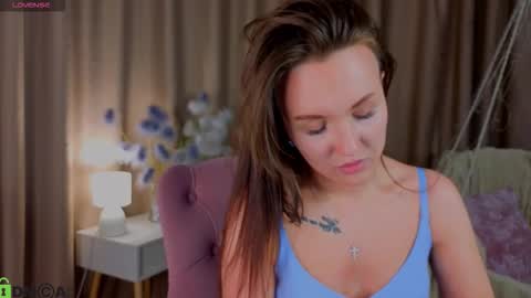 Snapshot of zlata__fox chatting on October 19, 2025, 3:56 pm Zlata Mon Tue Thu Fri Sun Sa GMT 3 0000pm - 0600pm online show from October 19, 2025, 3:56 pm