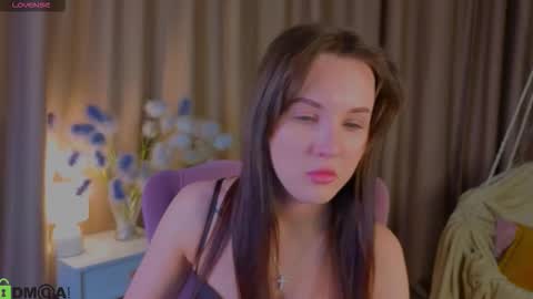 Snapshot of zlata__fox chatting on October 26, 2025, 4:13 pm Zlata Mon Tue Thu Fri Sun Sa GMT 3 0000pm - 0600pm online show from October 26, 2025, 4:13 pm