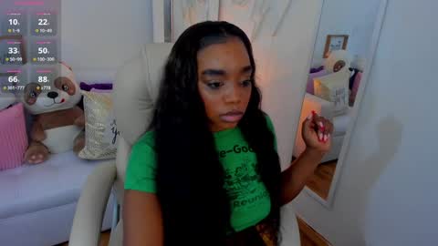 Snapshot of zobe_love chatting on January 18, 2025, 12:57 am Zobe Love online show from January 18, 2025, 12:57 am