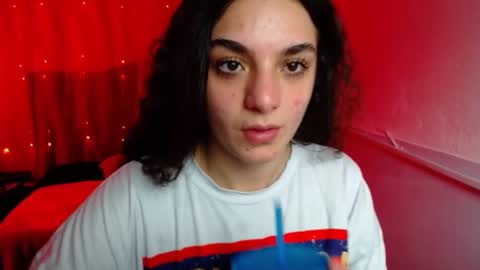 zoe_0111 online show from February 14, 2025, 9:21 pm