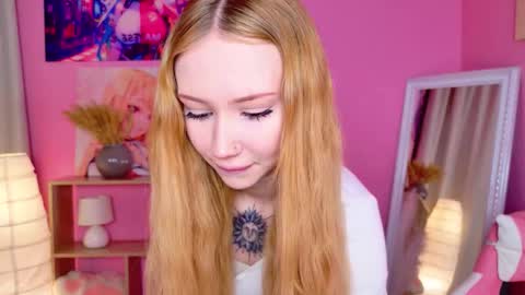 Snapshot of zoe__page chatting on February 6, 2026, 2:20 pm Im Zoe online show from February 6, 2026, 2:20 pm