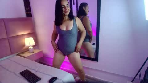 zoe_aitanaa online show from November 14, 2025, 3:00 pm