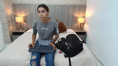 Zoe online show from December 14, 2025, 11:37 am