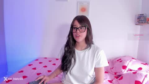 Snapshot of zoe_blake18 chatting on February 1, 2026, 8:18 pm Zoe online show from February 1, 2026, 8:18 pm