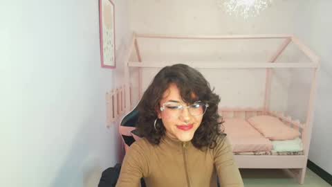 Snapshot of zoe_ch_ chatting on January 8, 2025, 9:23 pm zoe_ch_ online show from January 8, 2025, 9:23 pm