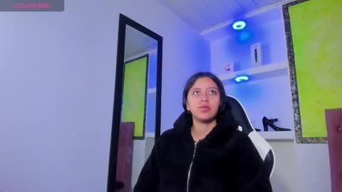 Snapshot of zoe_connor19 chatting on November 8, 2025, 7:12 pm Z O E online show from November 8, 2025, 7:12 pm