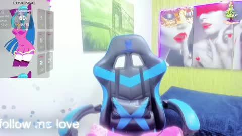 Snapshot of zoe_connor19 chatting on December 4, 2025, 9:56 pm Z O E online show from December 4, 2025, 9:56 pm