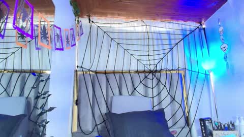 Zoe online show from October 12, 2025, 12:37 pm