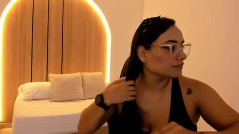 Zoe  online show from September 13, 2025, 12:16 pm